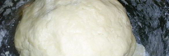 сырно-луковый пирог с брокколи и цветной капустой