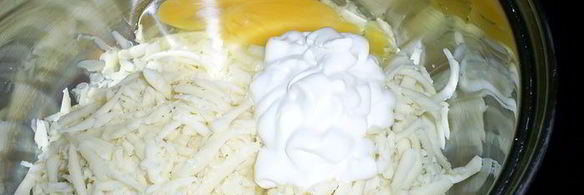 сырно-луковый пирог с брокколи и цветной капустой