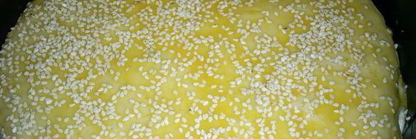 сырно-луковый пирог с брокколи и цветной капустой