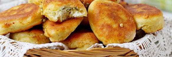 быстрые пирожки с творогом и зеленым луком