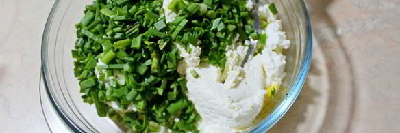 быстрые пирожки с творогом и зеленым луком