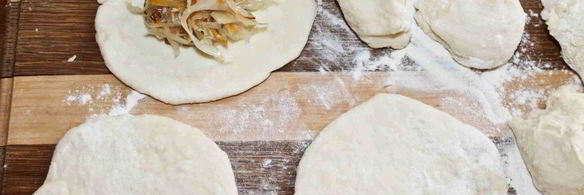 дрожжевые пирожки с квашеной капустой