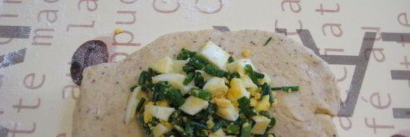 гречневые пирожки с луком и яйцом