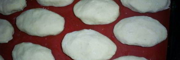 картофельные пирожки с начинкой из квашеной капусты