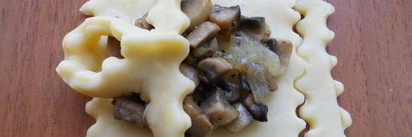 хрустящие открытые пирожки-цветочки с грибами