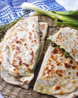 Кутабы с зеленью и сыром