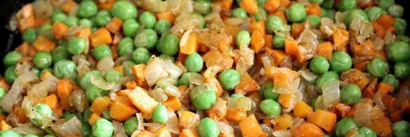 марокканские пирожки с морковью и горохом