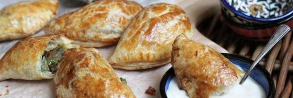 марокканские пирожки с морковью и горохом