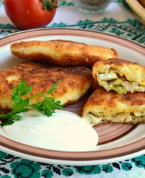 Пирожки из творожного теста с капустой и яйцом