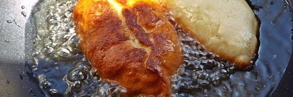 пирожки на кефире с дрожжами на сковороде