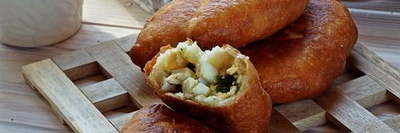 пирожки на кефире с дрожжами на сковороде