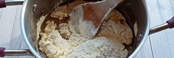 пирожки на кефире с дрожжами на сковороде