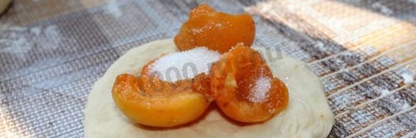 пирожки с абрикосами в духовке