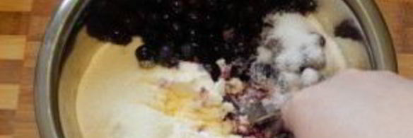 пирожки с черникой на кефире