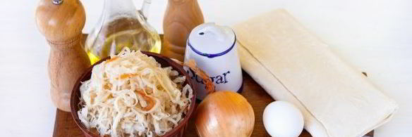 пирожки с капустой из слоеного теста