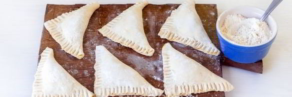 пирожки с капустой из слоеного теста