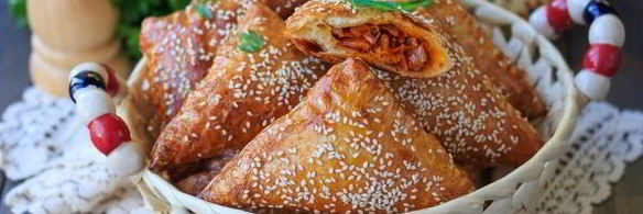 пирожки с капустой из слоеного теста