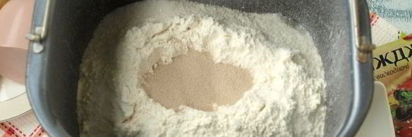 пирожки с колбасой и сыром