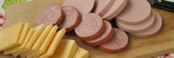 пирожки с колбасой и сыром