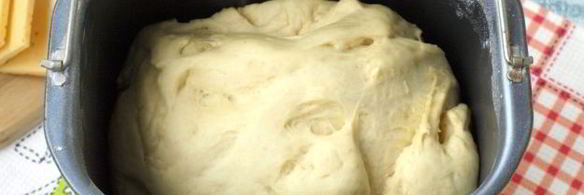 пирожки с колбасой и сыром