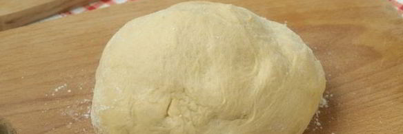 пирожки с колбасой и сыром