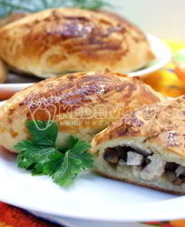 Пирожки с курицей и грибами