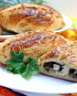 Пирожки с курицей и грибами