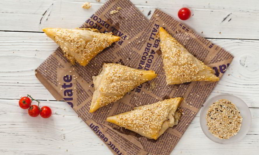 Рецепт пирожков с курицей и сыром бри