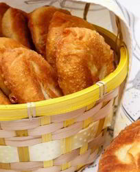 Пирожки с луком и яйцами