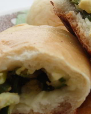 Пирожки с луком и яйцом