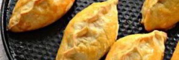 пирожки с мясом и огурцами