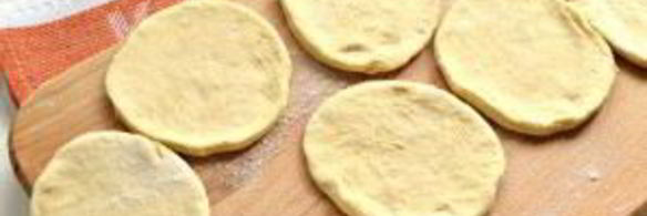 пирожки с мясом и огурцами