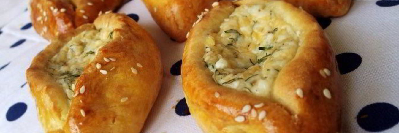 Пирожки с сыром и зеленью Лодочки
