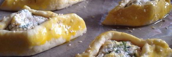 пирожки с сыром и зеленью лодочки