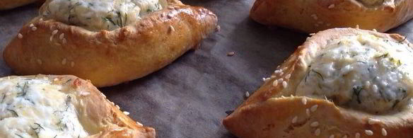 пирожки с сыром и зеленью лодочки