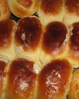 Пирожки с вишней и яблоками