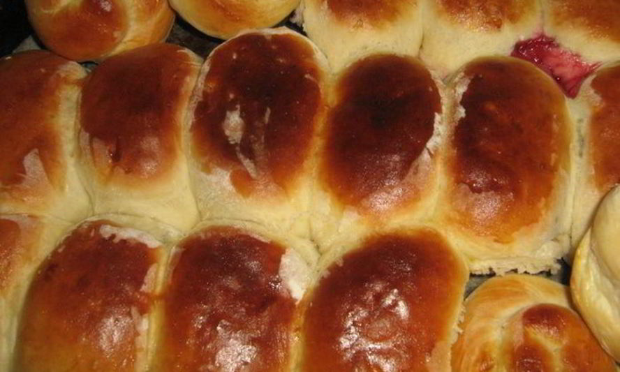 Рецепт пирожков с вишней и яблоками