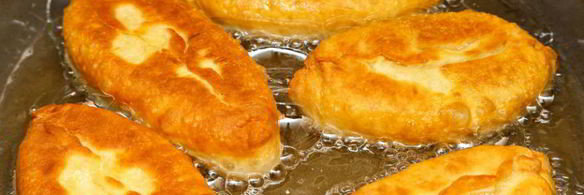 пирожки с ягодами на сковороде