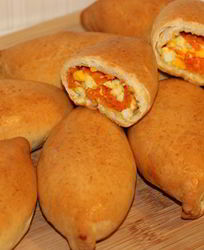 Пирожки с яйцами и морковью