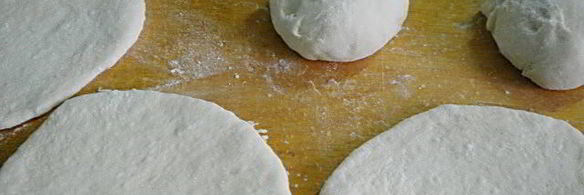 пирожки жареные с куриным мясом и картофелем