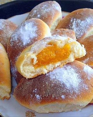 Сладкие пирожки с вареньем в духовке