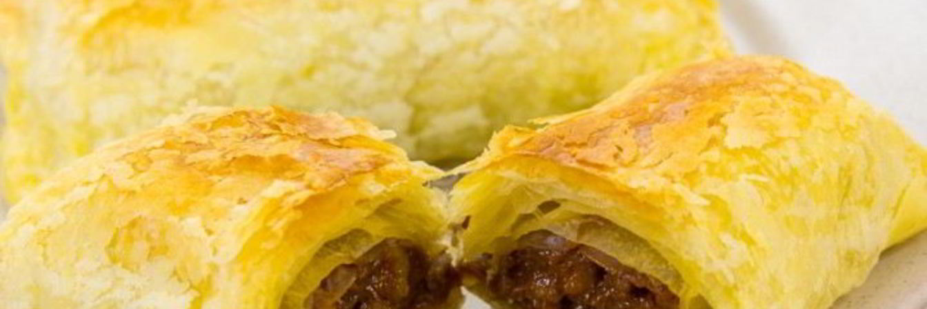 Слоеные пирожки с орехами и вареной сгущенкой