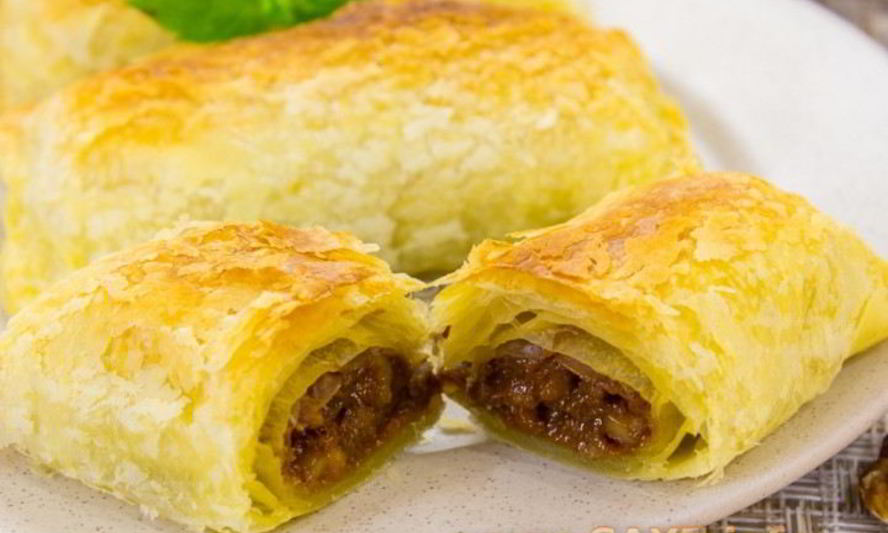 Рецепт слоеных пирожков с орехами и вареной сгущенкой