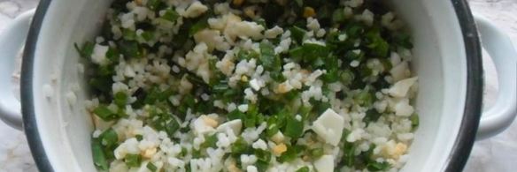 жареные дрожжевые пирожки с рисом яйцом и луком