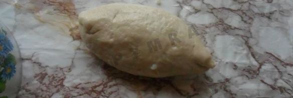 жареные дрожжевые пирожки с рисом яйцом и луком