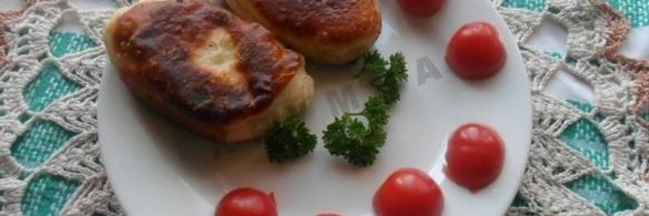 жареные дрожжевые пирожки с рисом яйцом и луком
