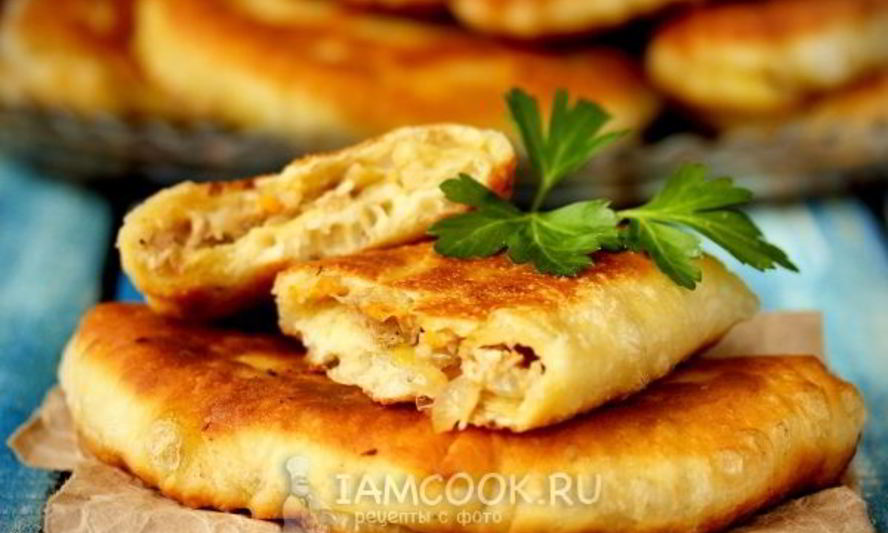 Рецепт жареных пирожков с курицей, луком и морковью