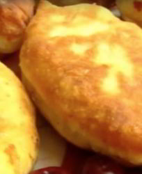 Жареные пирожки с вишней на кефире