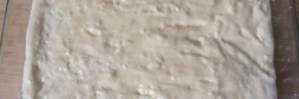 бисквитные пирожные маргаритки с заварным кремом и сливками