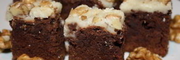 брауни с глазурью и орехами